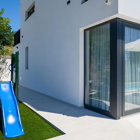 Loparia By Interhome Lopar