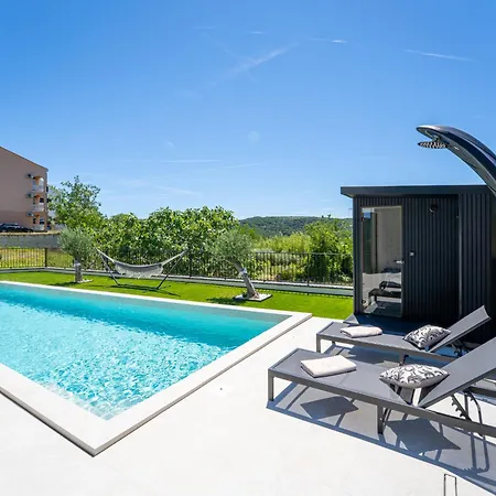 Villa Loparia By Interhome